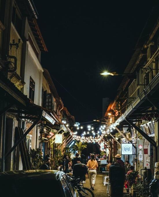 Leju 21 樂居 Explore Malacca From A Riverside House Eksteriør billede
