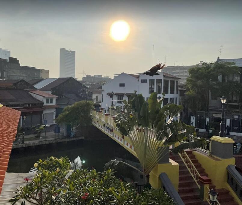 Leju 21 樂居 Explore Malacca From A Riverside House Eksteriør billede